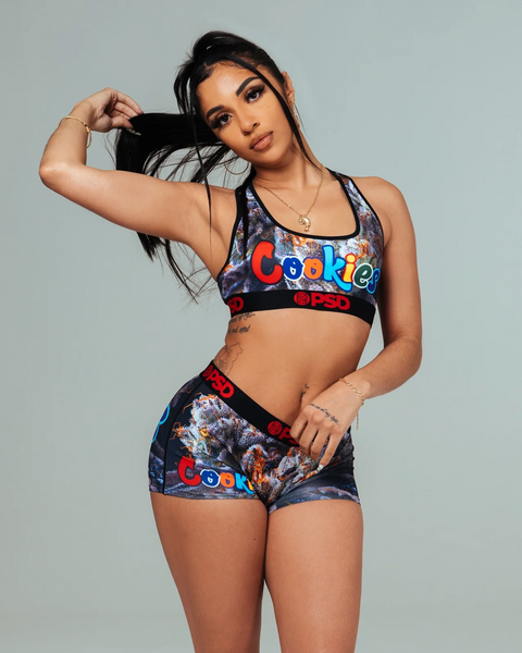 Woman wearing multicolored 